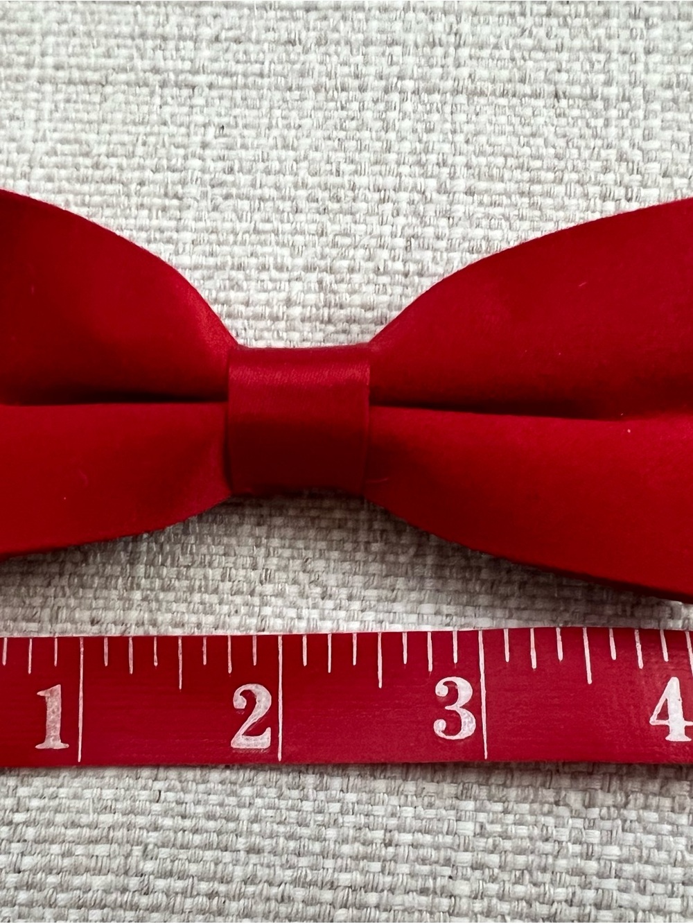 Red men’s Satin Bow Tie EUC.